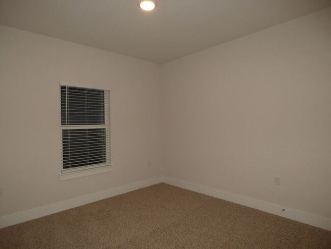 Building Photo - 5753 Danbury Blvd