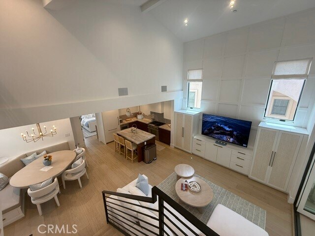 Building Photo - 428 1/2-422 Fernleaf Ave