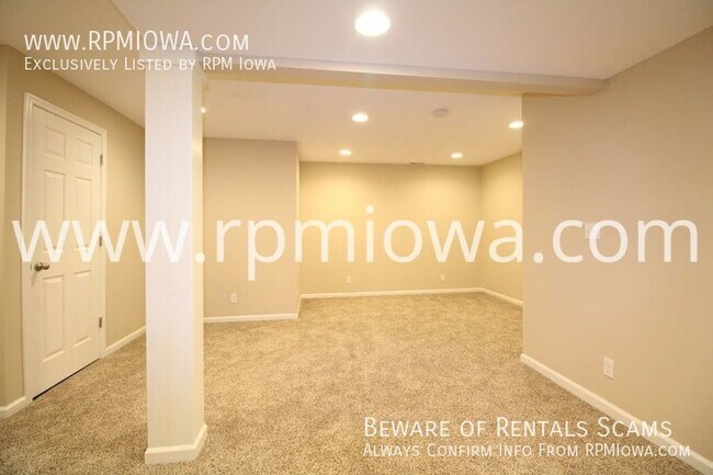 Building Photo - FINISHED BASEMENT!!! 4 Bedroom, 3 Bath Hom...
