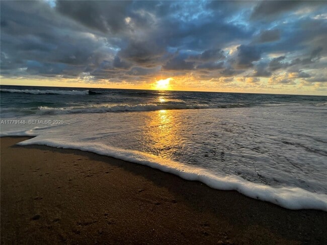 Building Photo - 125 S Ocean Ave