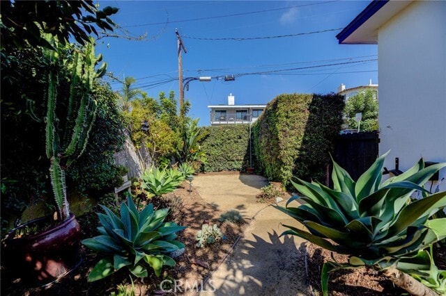 Building Photo - 824 7th St