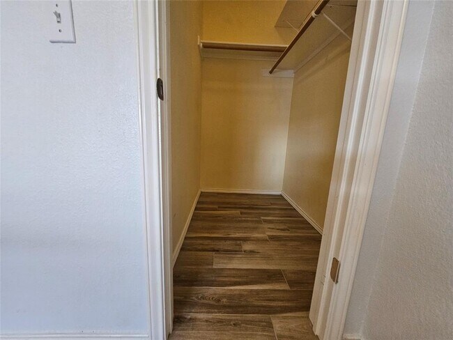 Building Photo - 8506 Hillrock Dr