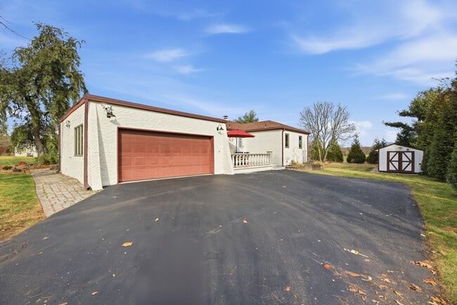 Building Photo - 150 Hankins Rd