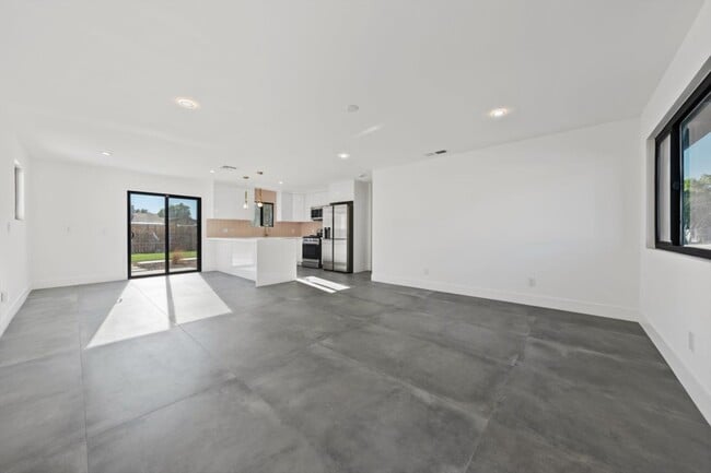 Building Photo - 2600 N Chuperosa Rd