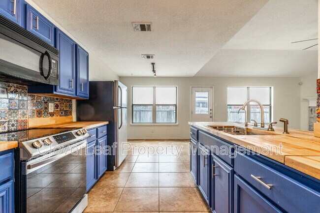 Building Photo - 7410 Clear Point