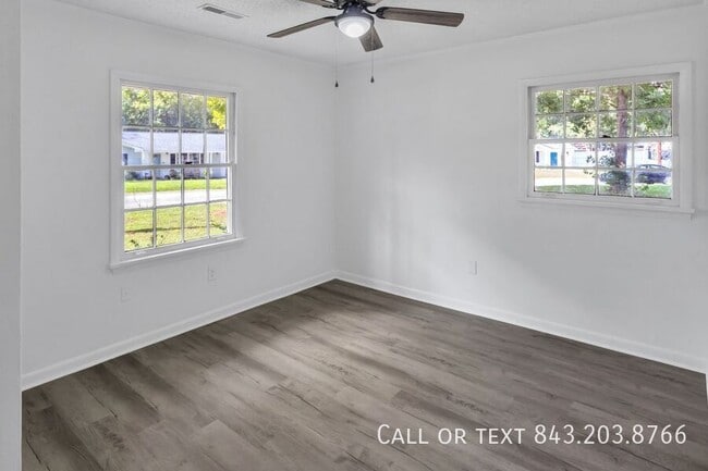 Building Photo - 301 Sprucewood Dr