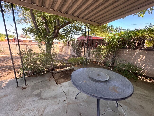 Building Photo - Beautiful 3 bedroom 2 bath home.