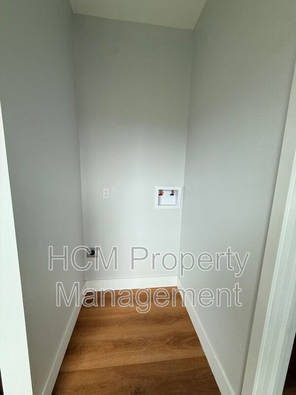 Building Photo - 5233 Bellflower Blvd