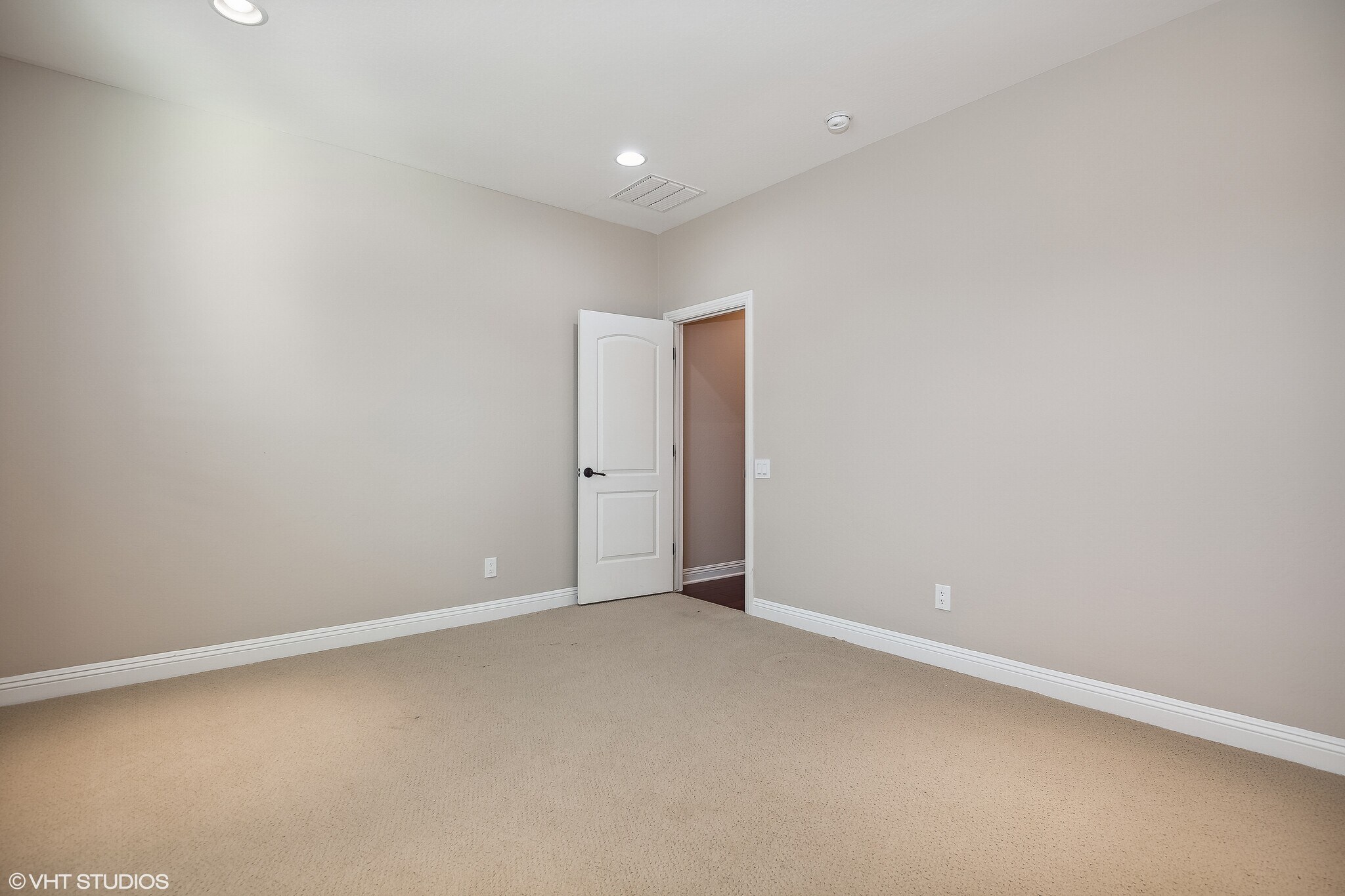 Building Photo - 3760 E Covey Ln