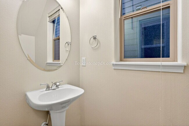 Building Photo - 1509 SW 175th Ave