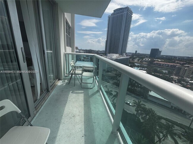 Building Photo - 3901 S Ocean Dr