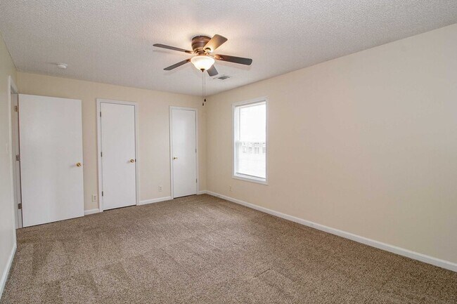 Building Photo - 402 E St