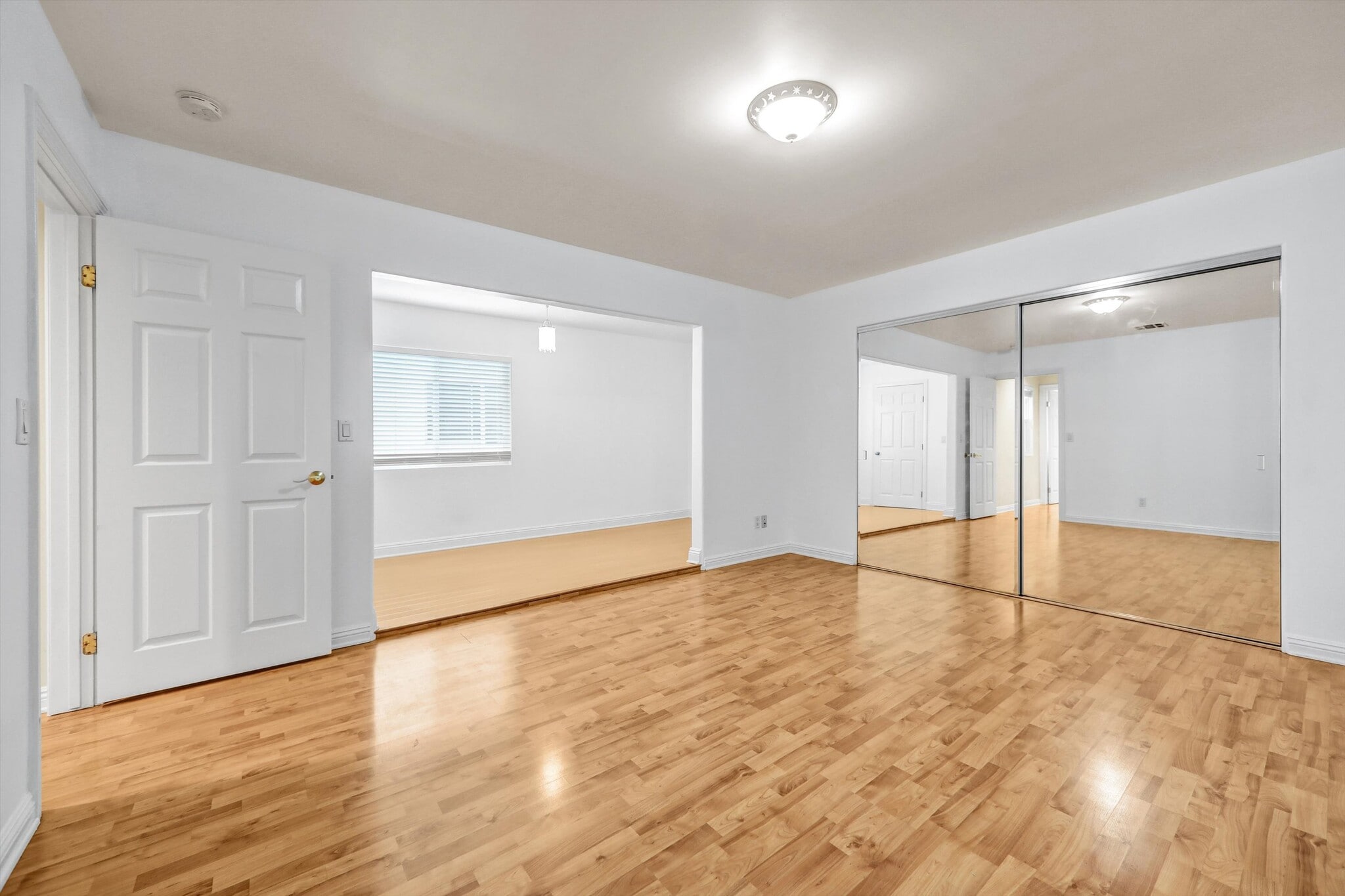 Building Photo - 4421 Prospect Ave