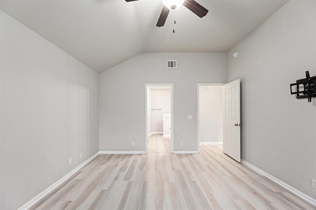 Building Photo - 21108 Derby Day Ave