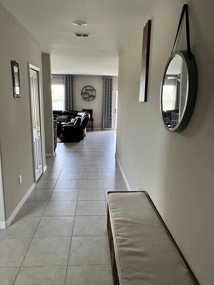 Building Photo - 10521 Strawberry Tetra Dr