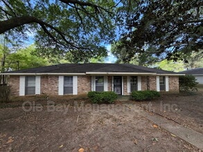 Building Photo - 2016 Cathedral Way