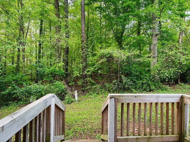 Building Photo - 606 Hilltop Dr