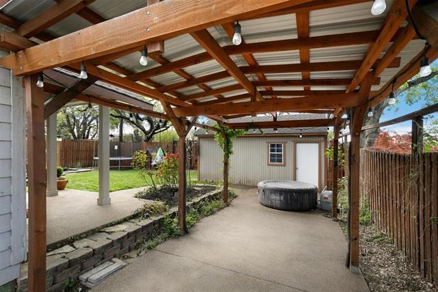 Building Photo - 8515 Glencrest Ln
