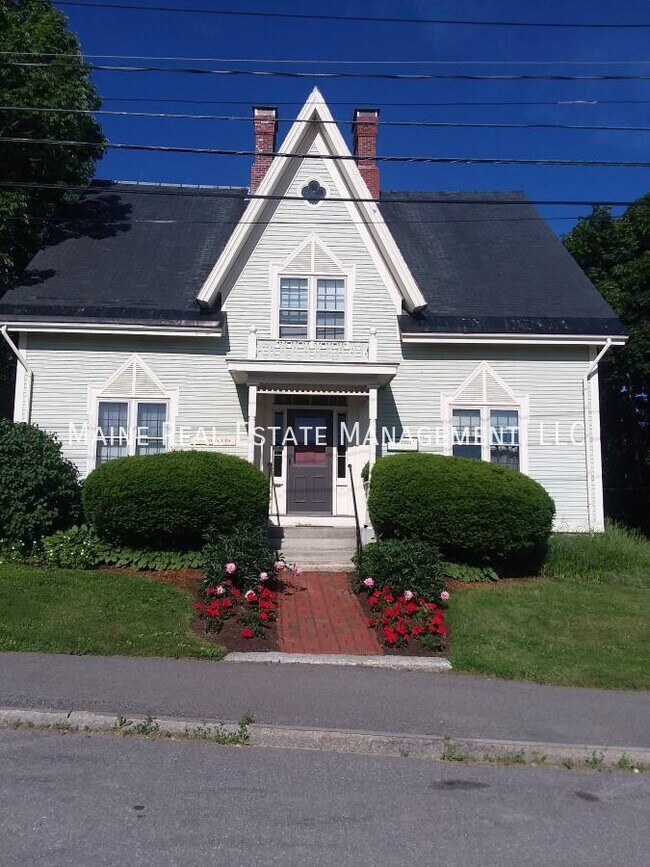 Building Photo - 67 Pine St