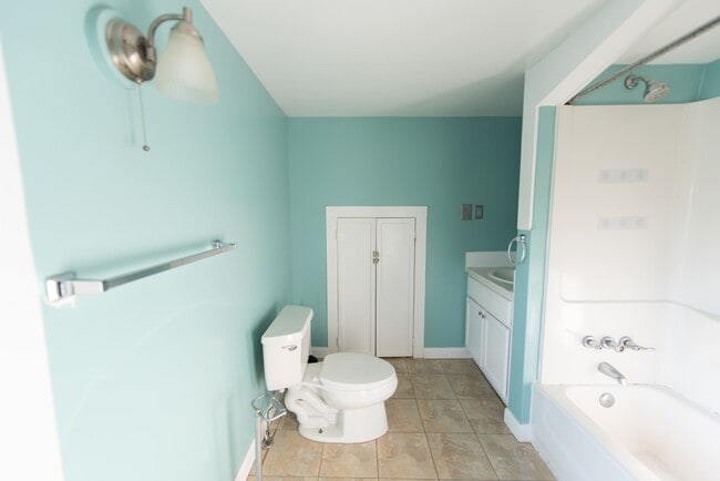 Building Photo - 45 Jackson St