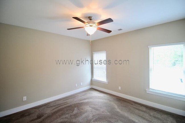 Building Photo - 5525 Park Side Rd