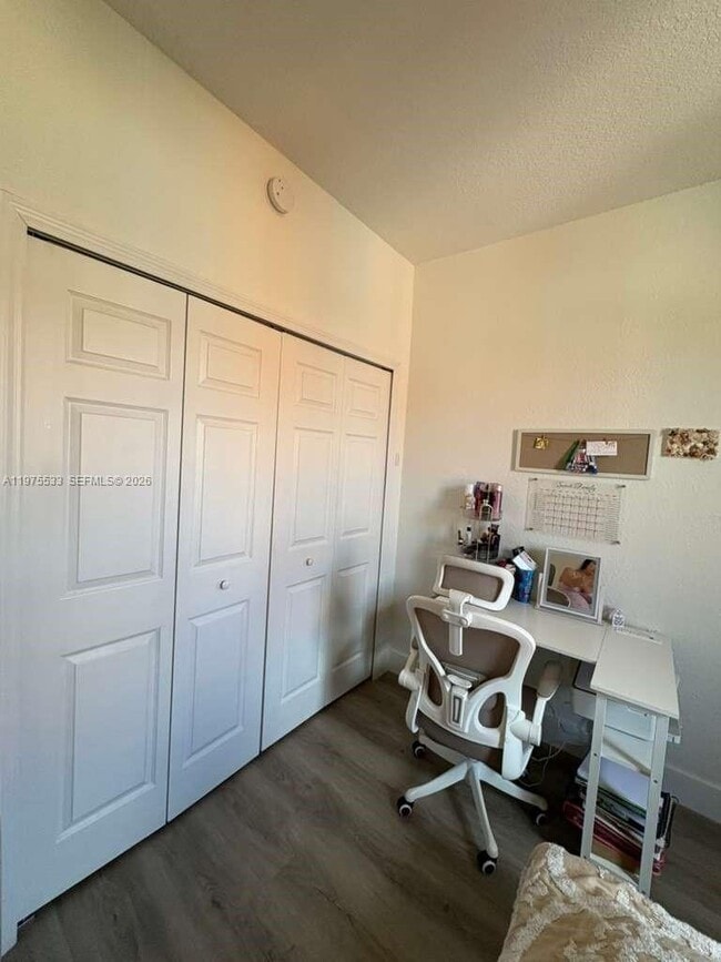 Building Photo - 6104 NW 114th Pl