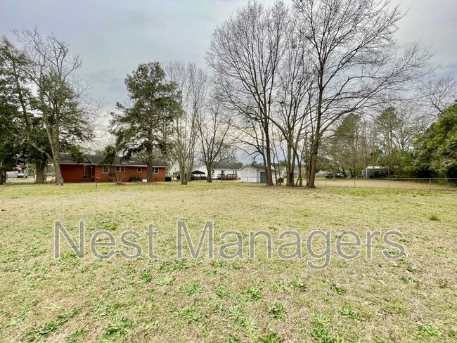 Building Photo - 531 E Donaldson Ave