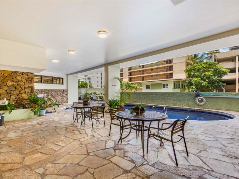 Building Photo - 445 Kaiolu St