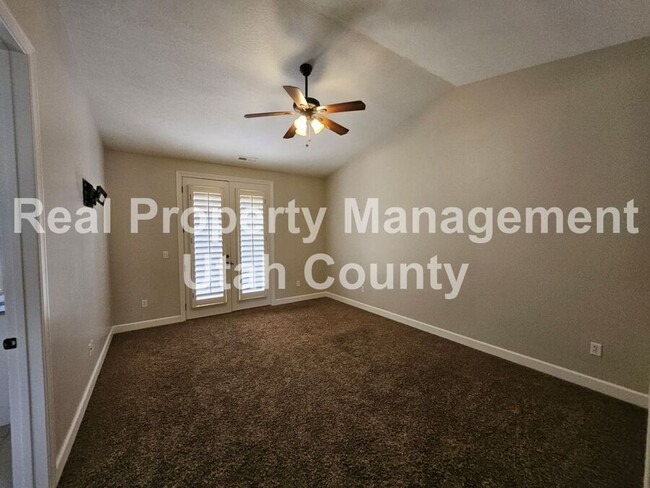 Building Photo - 950 N 940 W