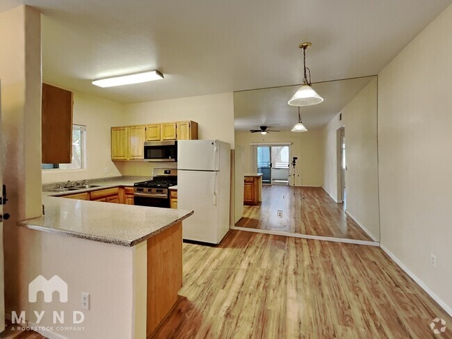 Building Photo - 5655 E Sahara Ave