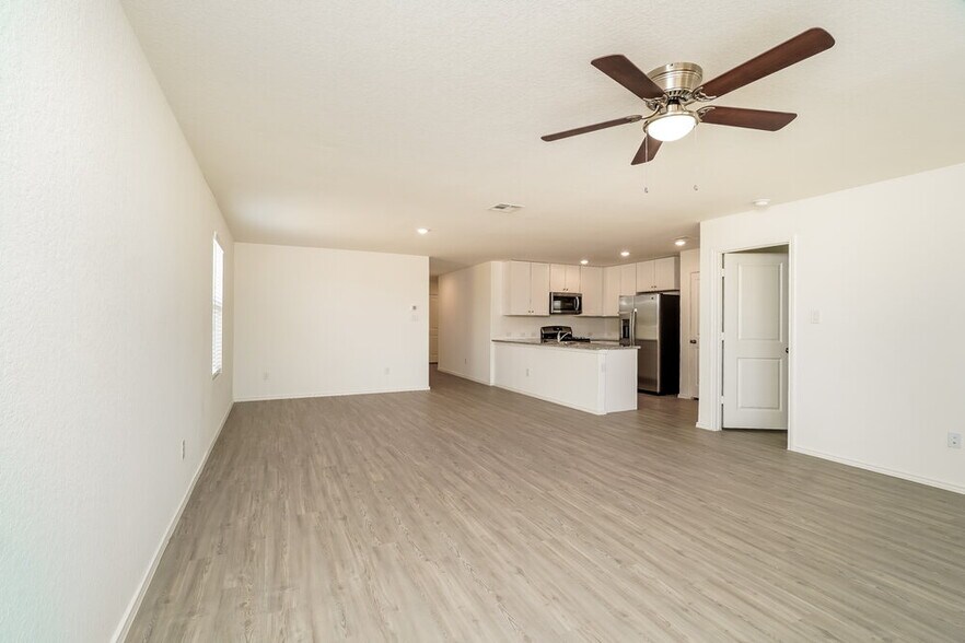 Building Photo - 1221 White Willow