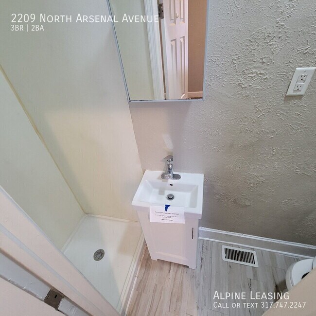 Building Photo - 2209 N Arsenal Ave