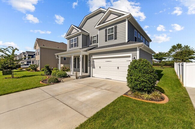 Building Photo - Exquisite 4-bedroom, 2.5-bath home located in the charming city of Chesapeake