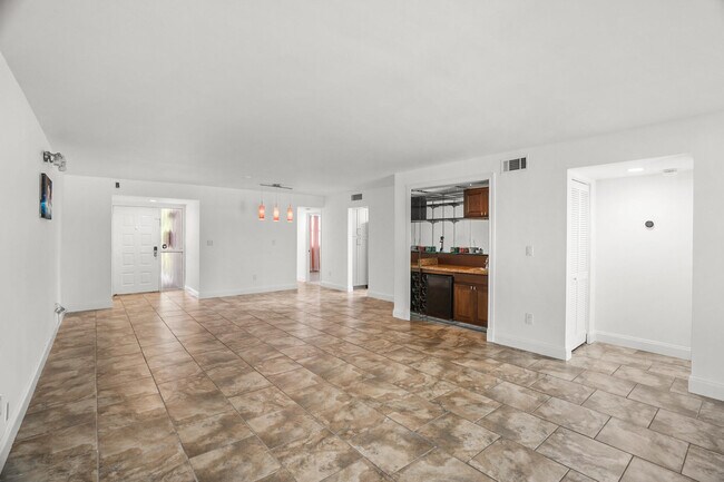 Building Photo - 16141 Blatt Blvd
