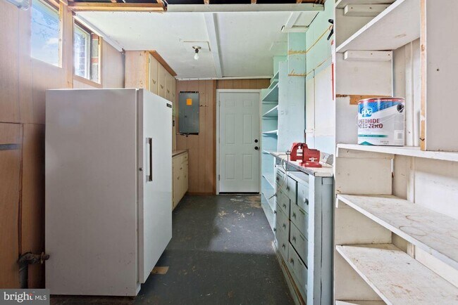 Building Photo - 7106 Jayhawk St