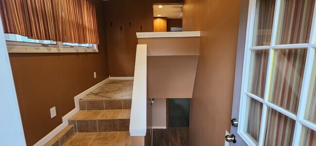 Building Photo - 1224 Woodlawn Dr