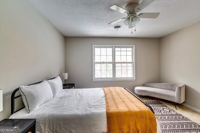 Building Photo - 193 S Kite Lake Rd