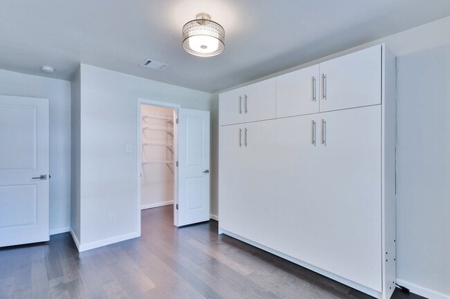 Building Photo - 2815 Inridge Dr