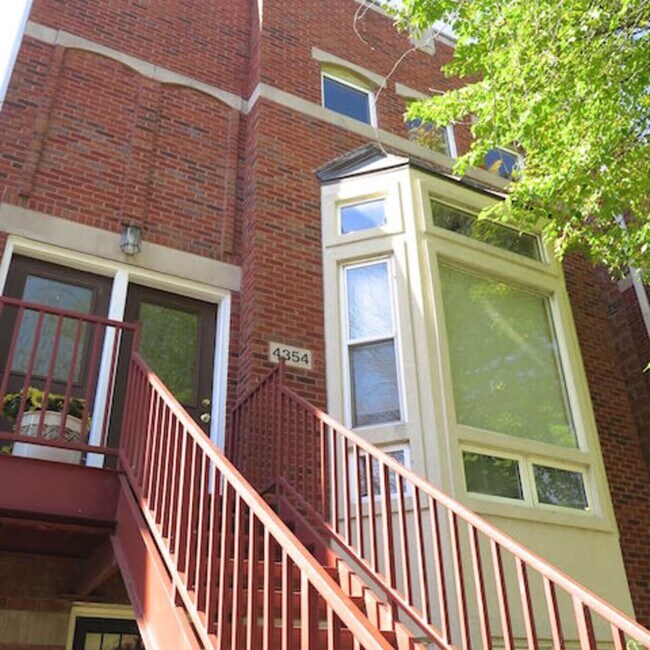 Building Photo - 4354 S Drexel Blvd