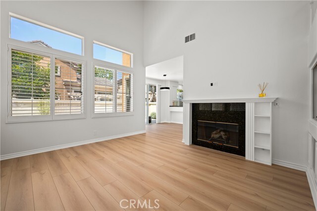 Building Photo - 17 Calvados