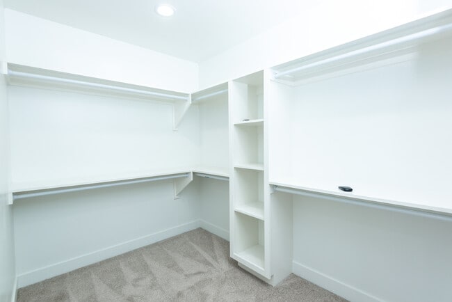 Building Photo - 152 Elder Ave