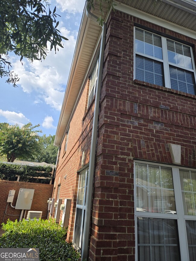 Building Photo - 3883 Rogers Bridge Rd