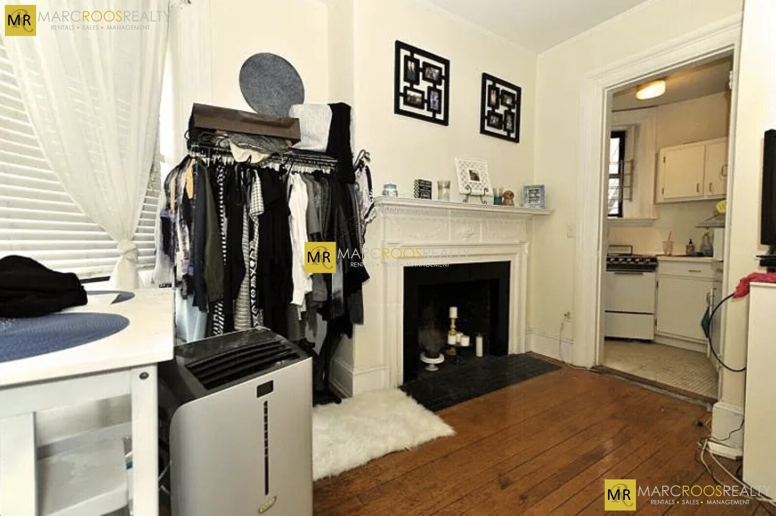 Building Photo - 27 1/2 Massachusetts Ave