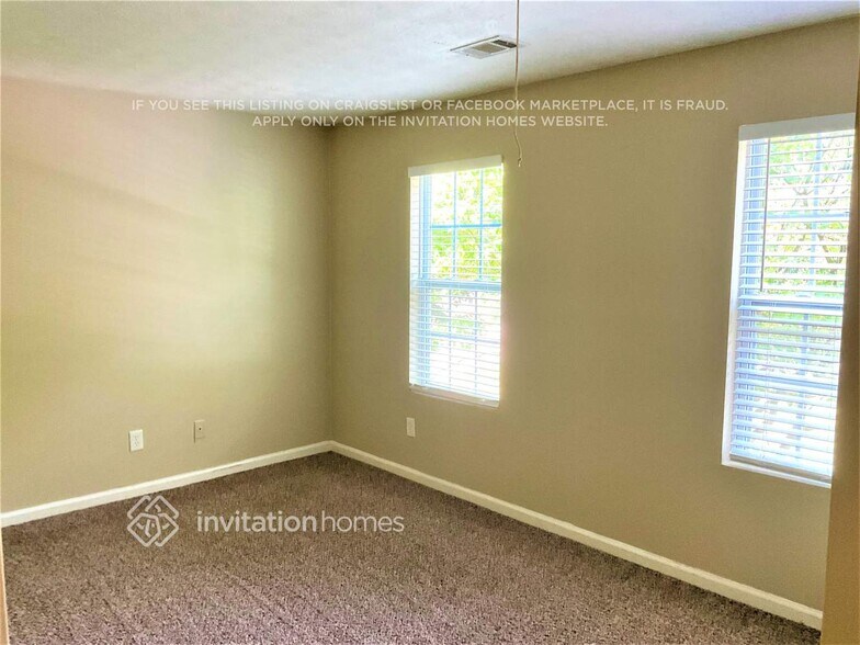 Building Photo - 84 Birch Rill Dr