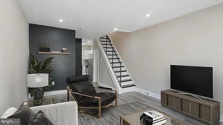 Building Photo - 2336 Pierce St