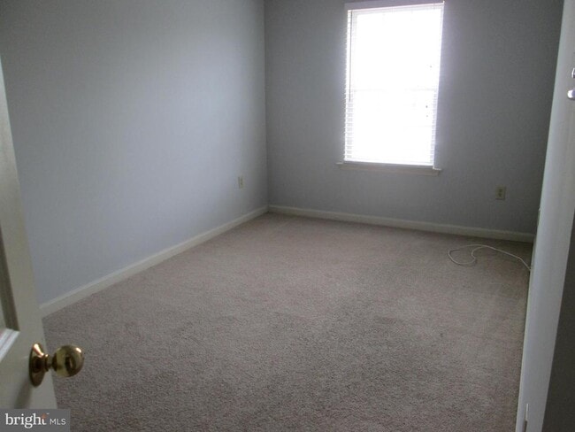 Building Photo - 2004 Travis Point Ct