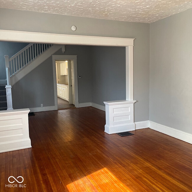 Building Photo - 854 N Tacoma Ave