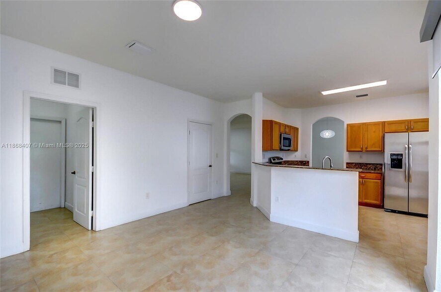 Building Photo - 8631 NW 110th Ave
