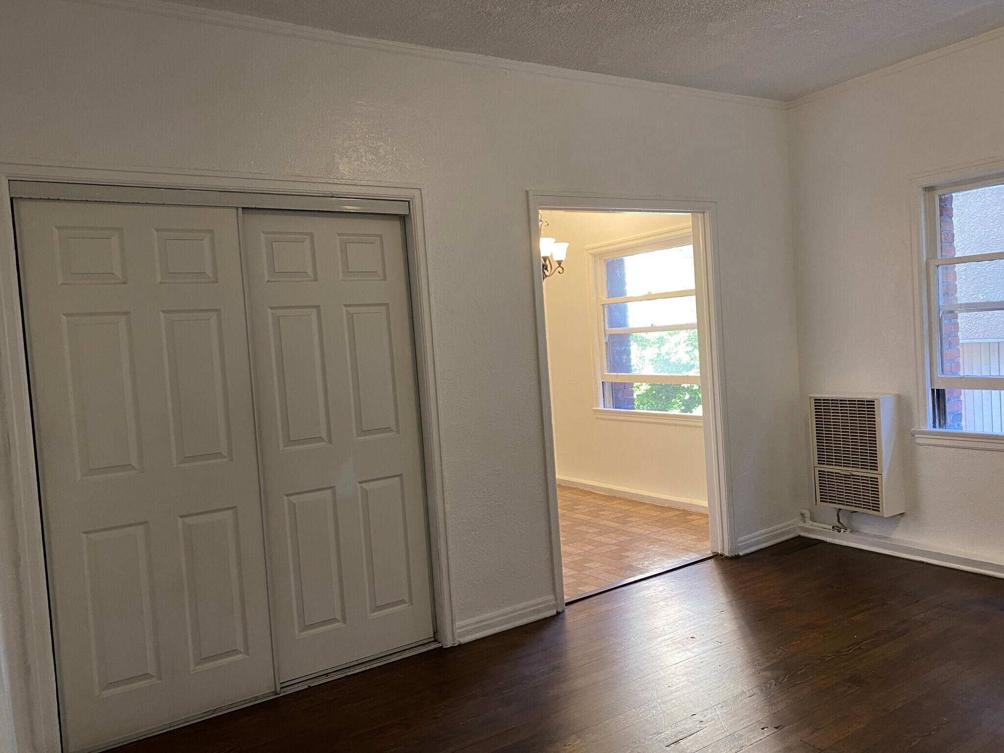 Building Photo - 545 S Hobart Blvd