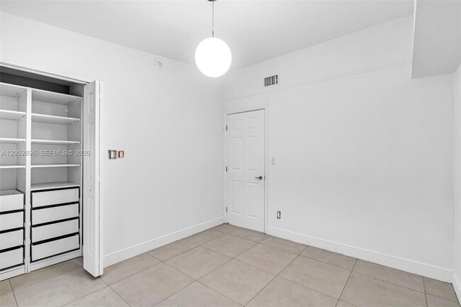 Building Photo - 1580 NE 139th St
